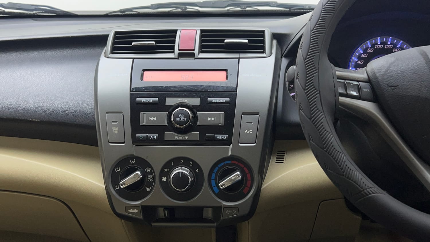 Used 2012 Honda City 1.5 V MT Petrol Manual interior MUSIC SYSTEM & AC CONTROL VIEW