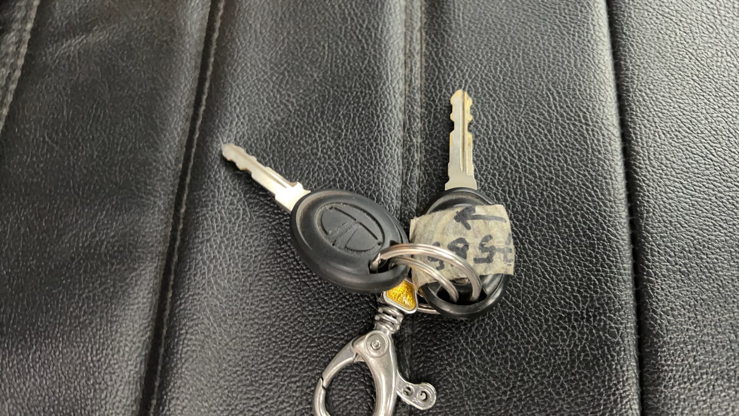 Used 2018 Tata Tiago Revotron XE Petrol Manual extra CAR KEY VIEW
