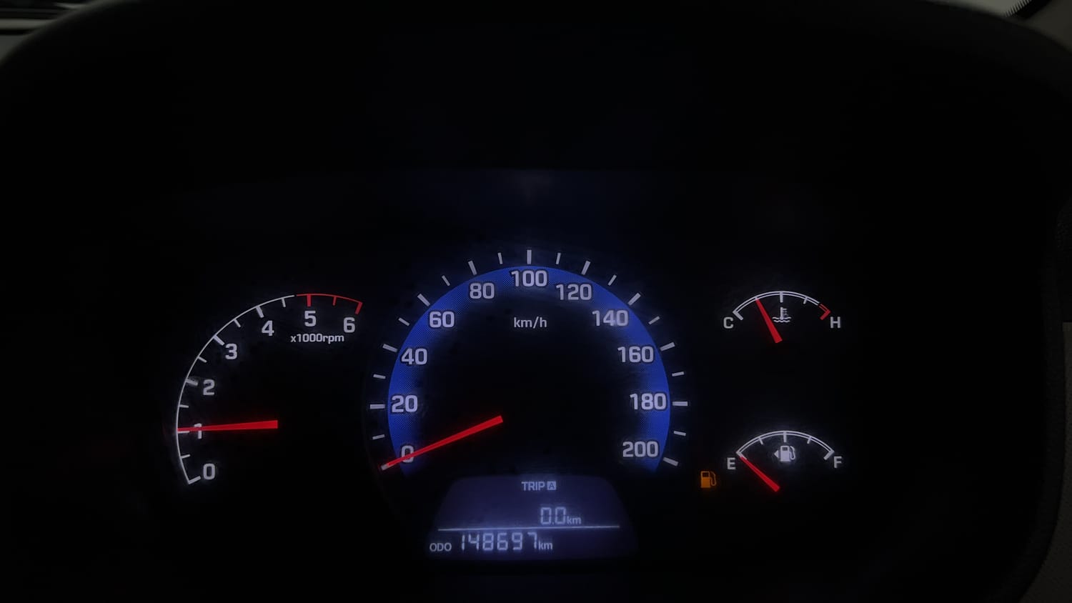 Used 2015 Hyundai Xcent SX 1.1 CRDi Diesel Manual interior CLUSTERMETER VIEW