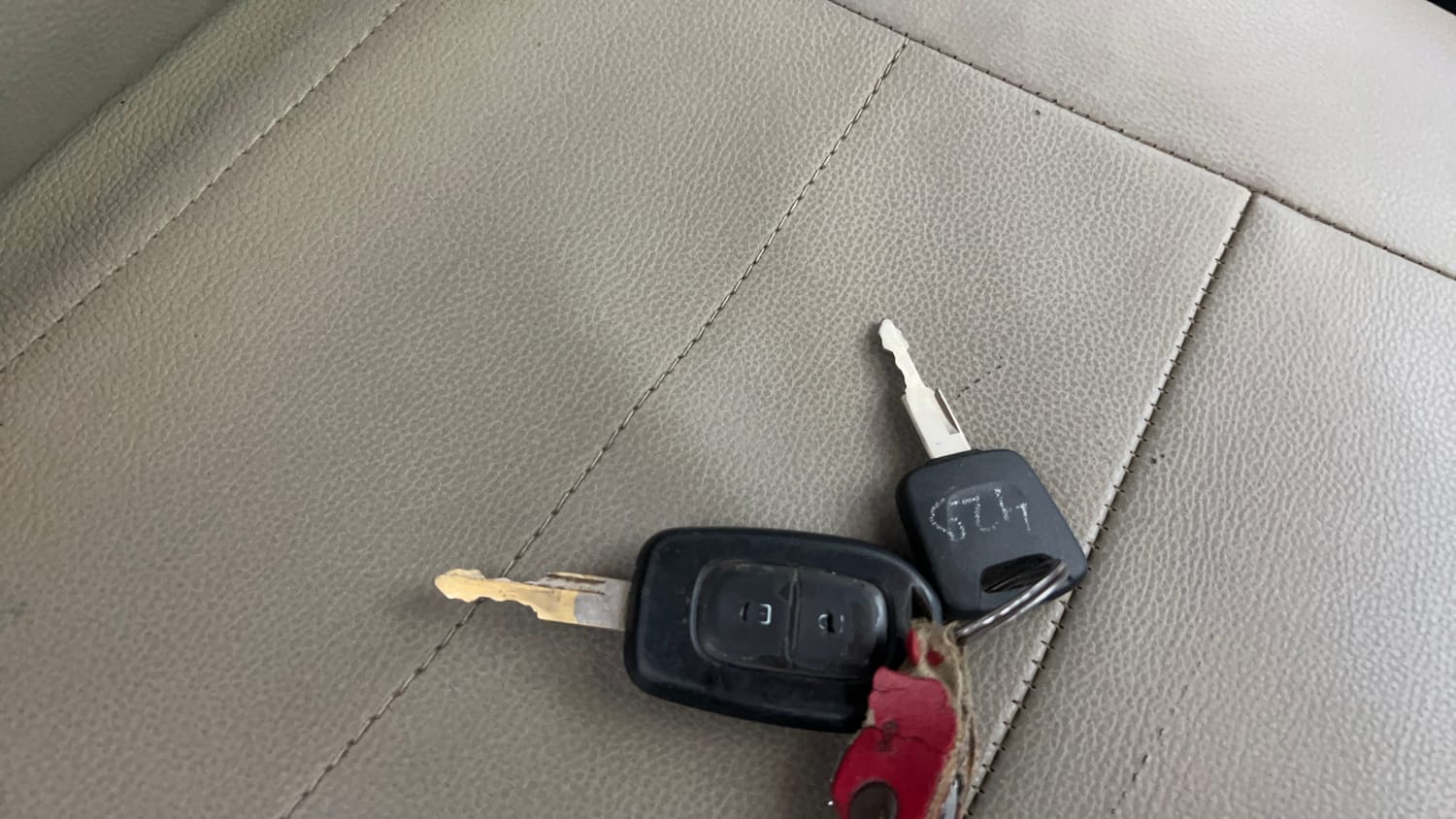 Used 2017 Datsun Redi-GO T (O) Petrol Manual extra CAR KEY VIEW