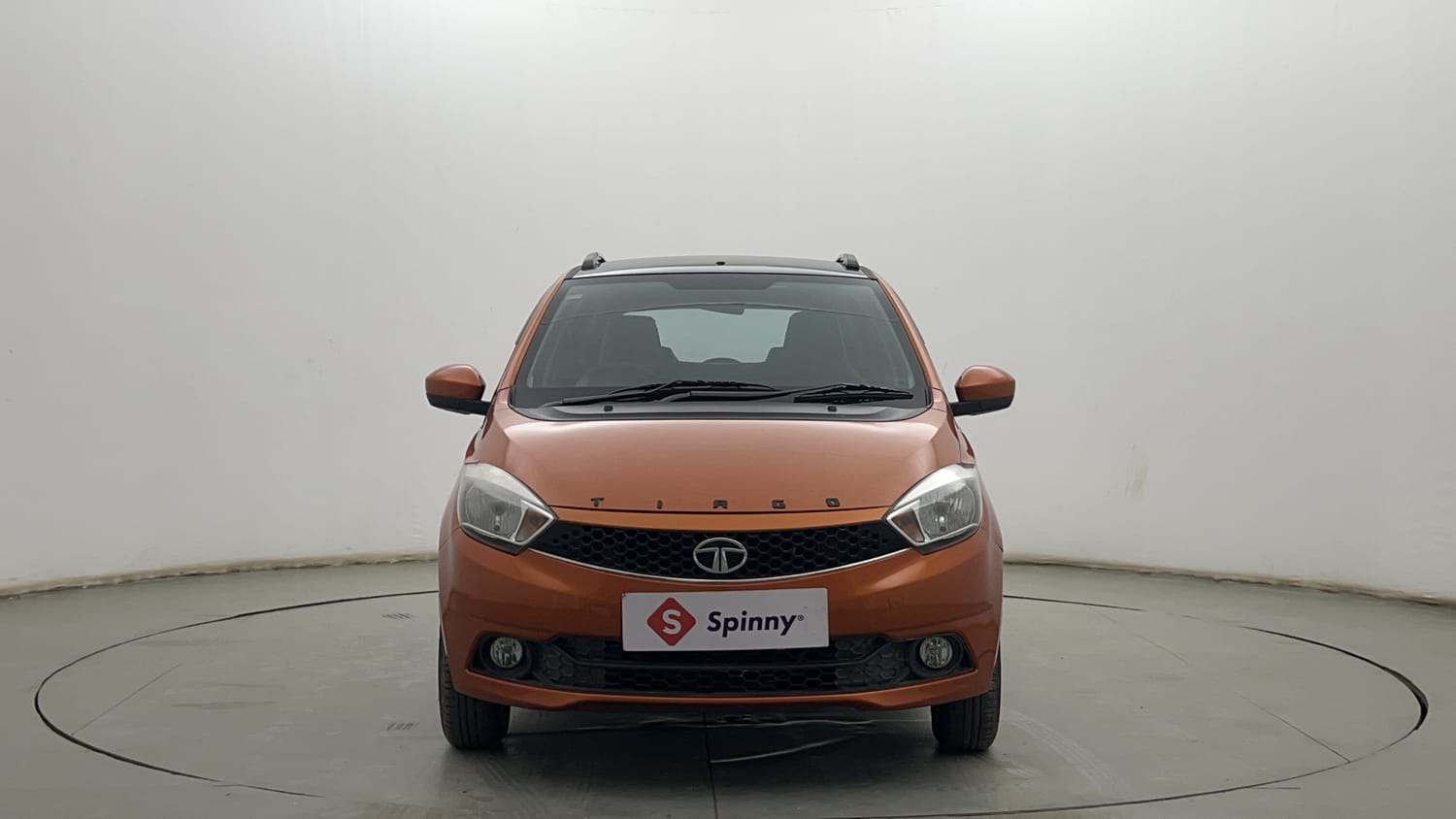 Used 2018 Tata Tiago Revotron XE Petrol Manual exterior FRONT VIEW