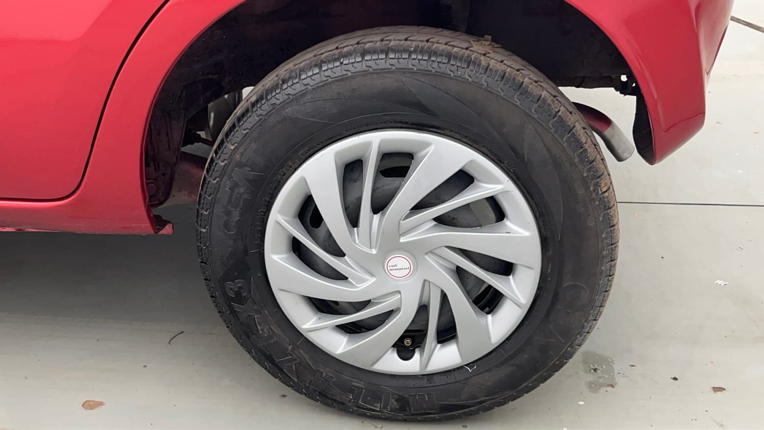 Used 2017 Datsun Redi-GO T (O) Petrol Manual tyres LEFT REAR TYRE RIM VIEW