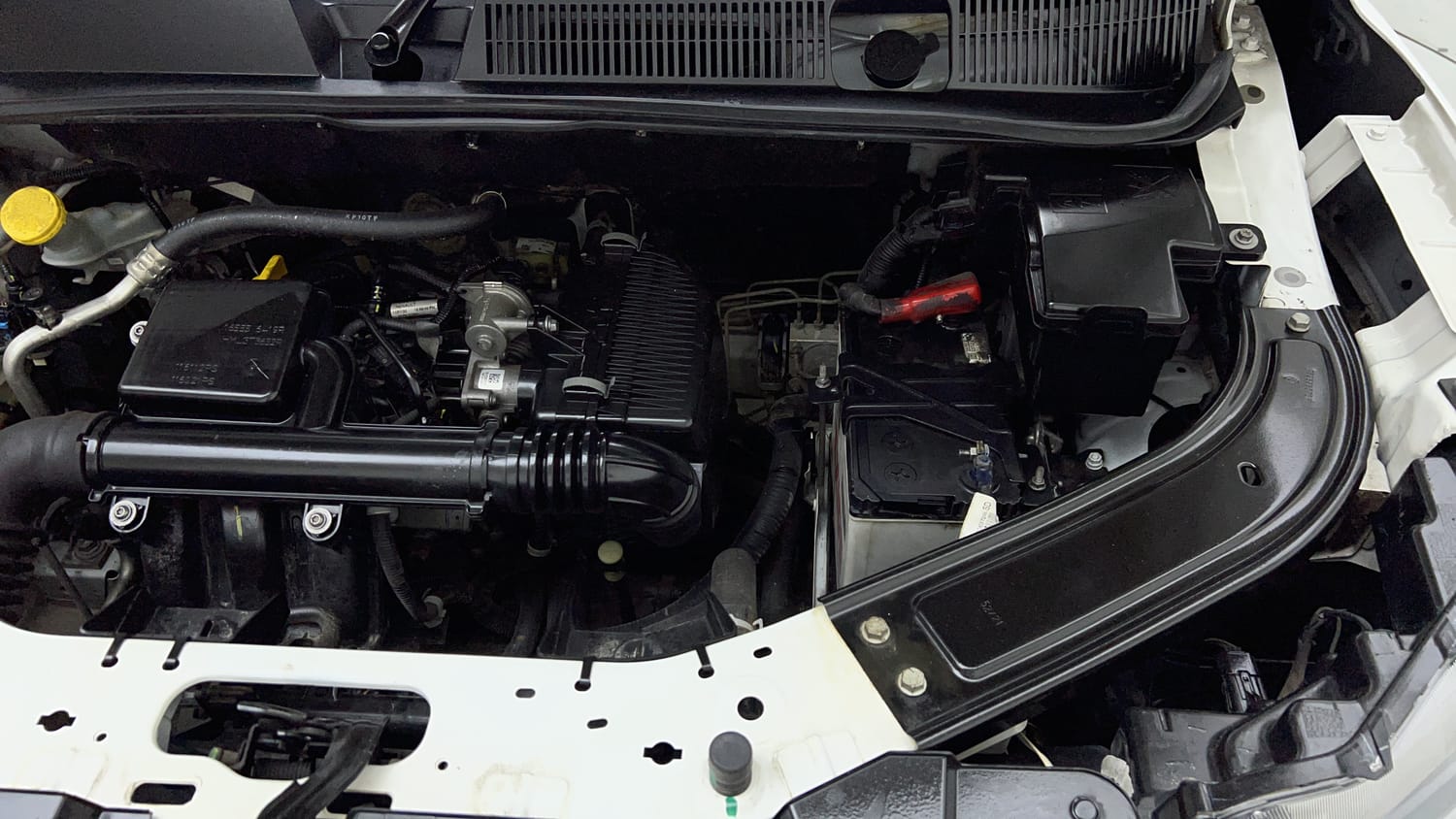 Used 2022 Renault Kiger RXZ MT Petrol Manual engine ENGINE LEFT SIDE VIEW