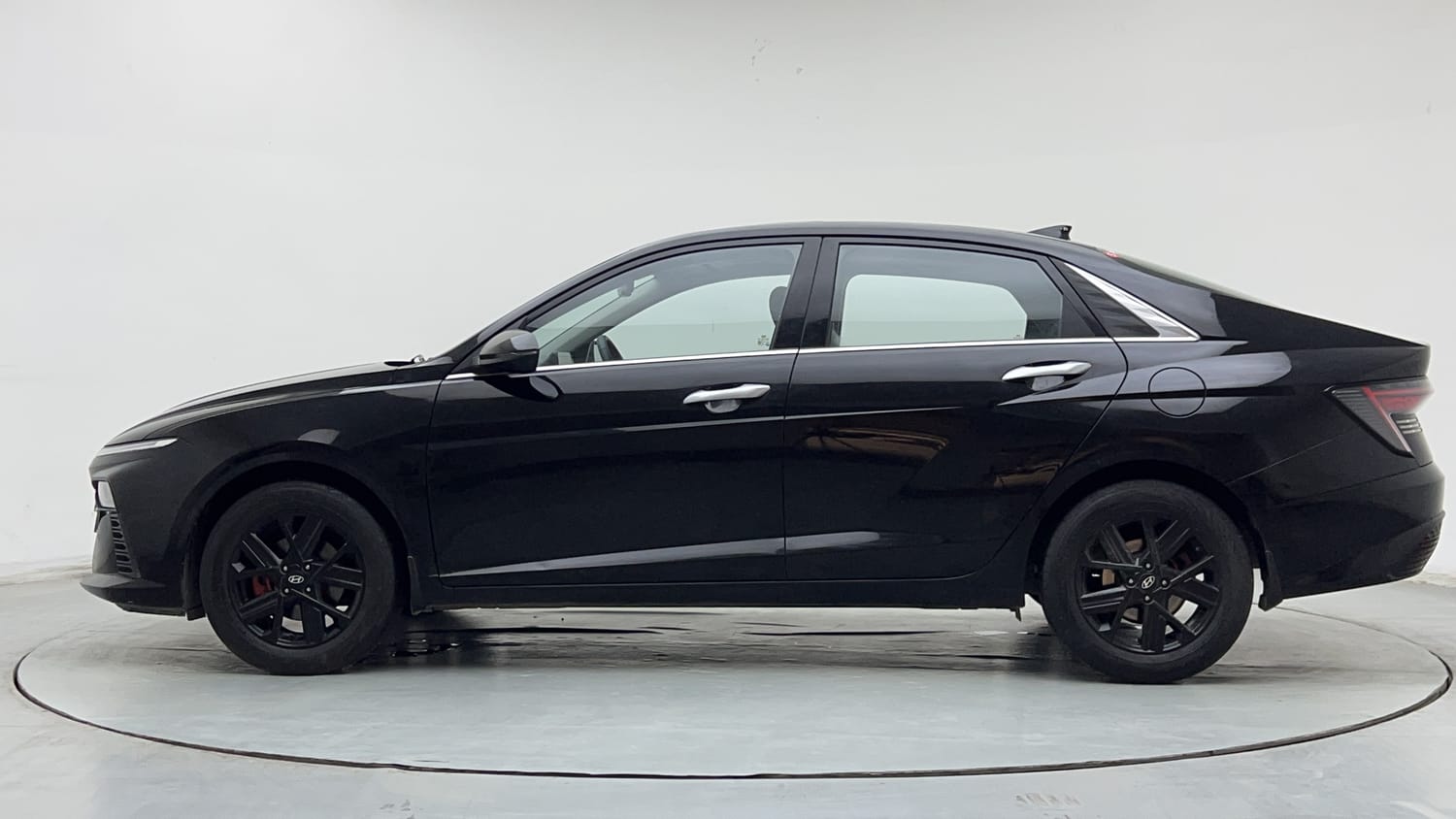 Used 2023 Hyundai Verna SX (O) 1.5 Turbo Petrol DCT Petrol Automatic exterior LEFT SIDE VIEW