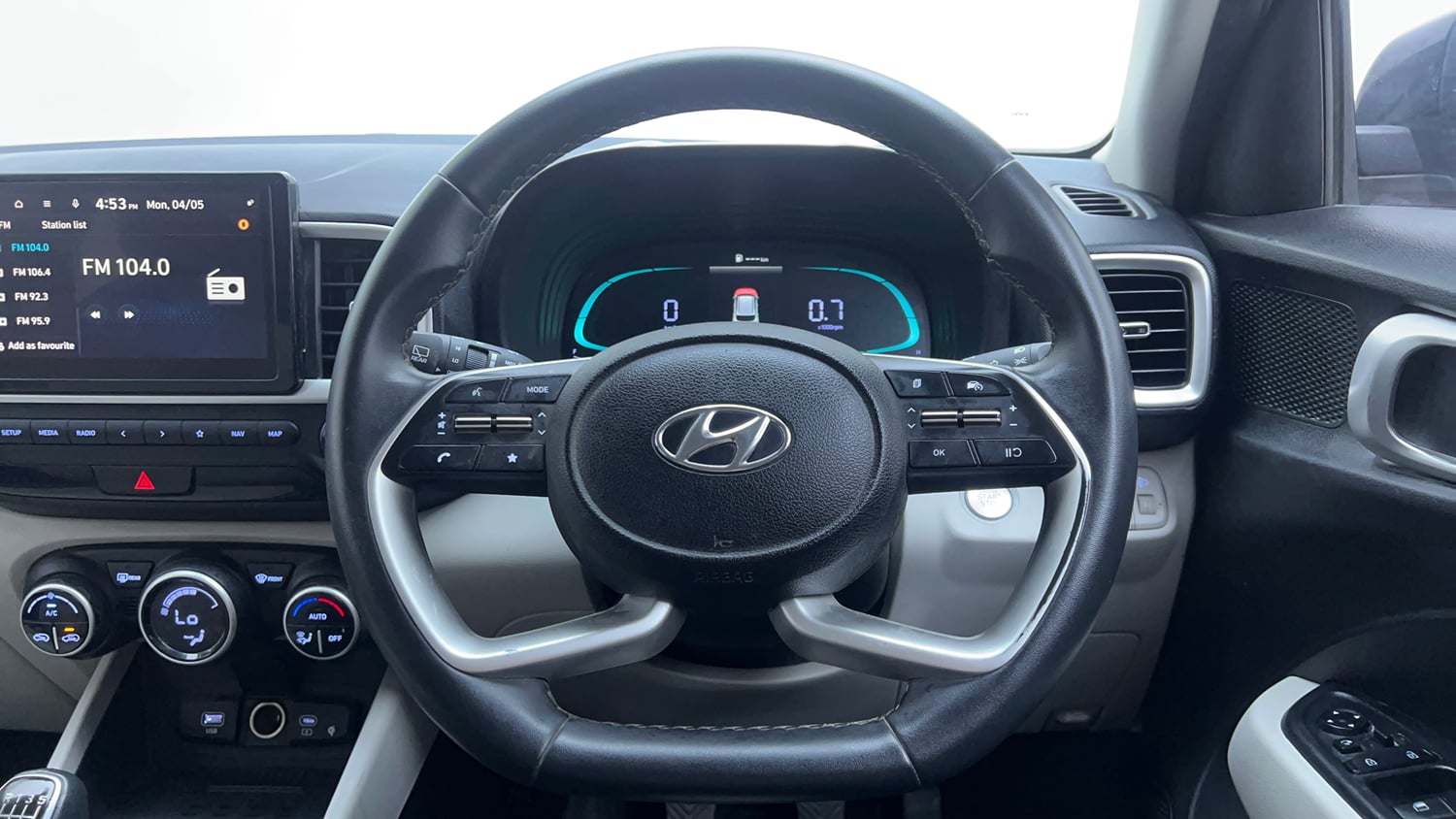 Used 2022 Hyundai Venue SX (O) 1.5 CRDi Diesel Manual interior STEERING VIEW