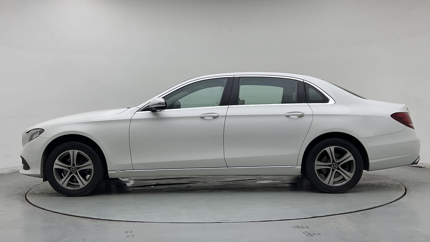 2017 Mercedes-Benz E-Class E 200 Avantgarde-1