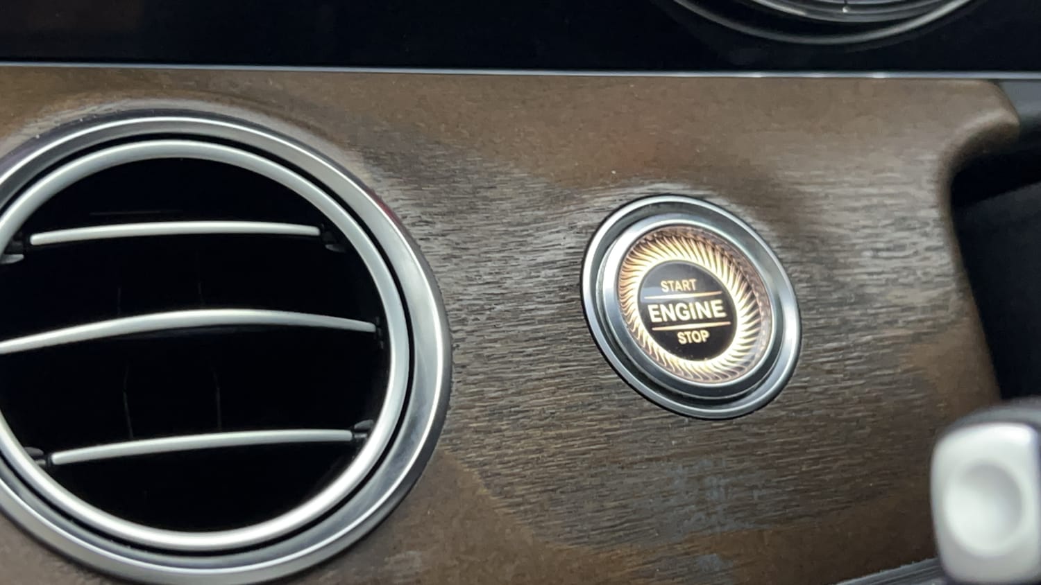2017 Mercedes-Benz E-Class E 200 Avantgarde-43