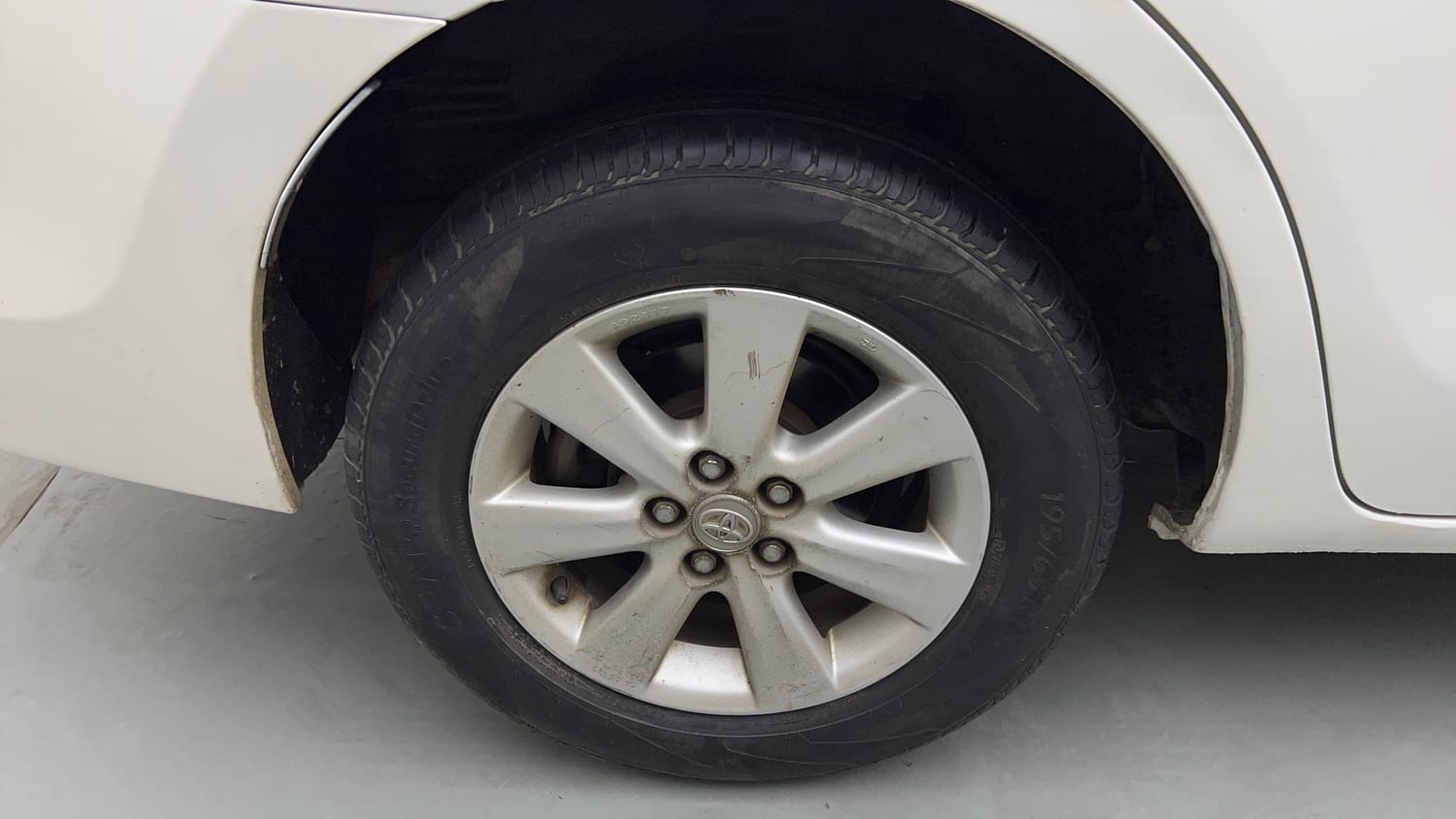 2015 Toyota Corolla Altis G Petrol-33