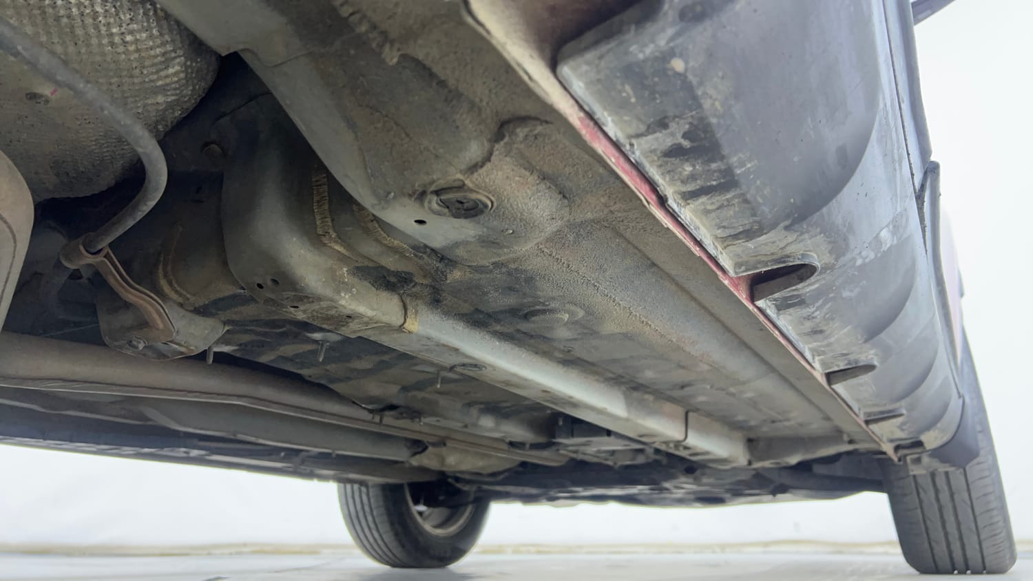 Used 2022 Hyundai Venue SX (O) 1.5 CRDi Diesel Manual extra REAR RIGHT UNDERBODY VIEW