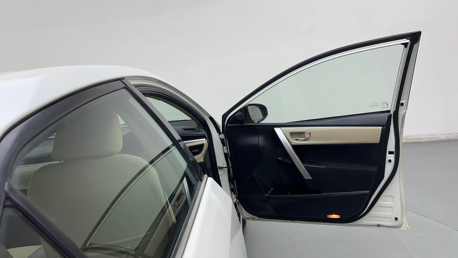 2015 Toyota Corolla Altis G Petrol-19