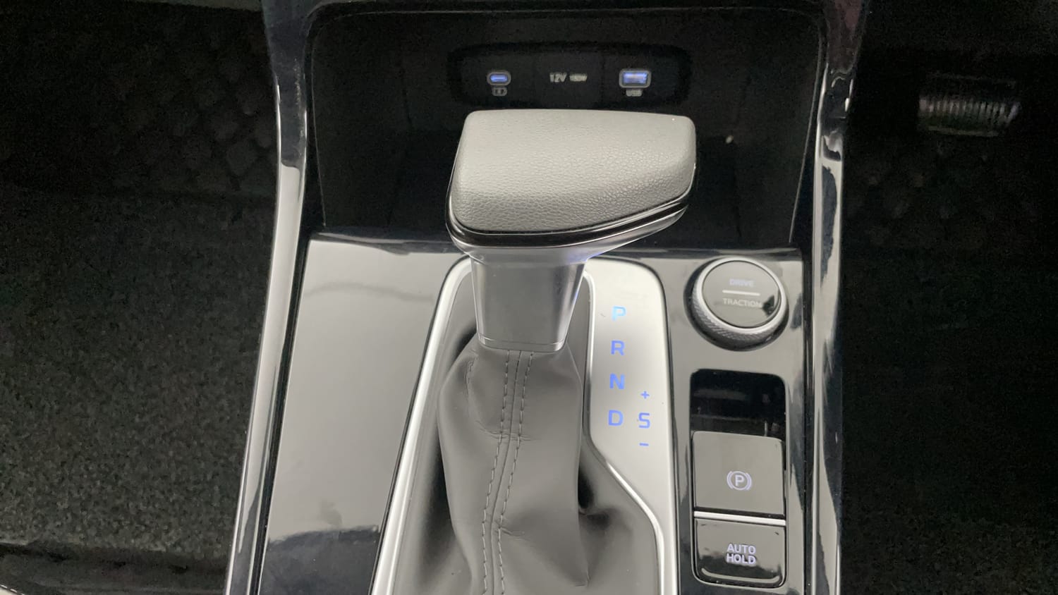 Used 2025 Hyundai Creta 1.5 MPi Petrol IVT S(O) Petrol Automatic interior GEAR  KNOB VIEW