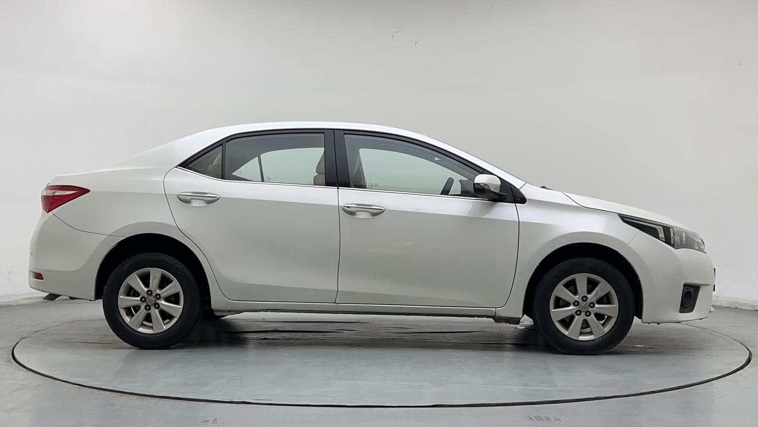 2015 Toyota Corolla Altis G Petrol-5