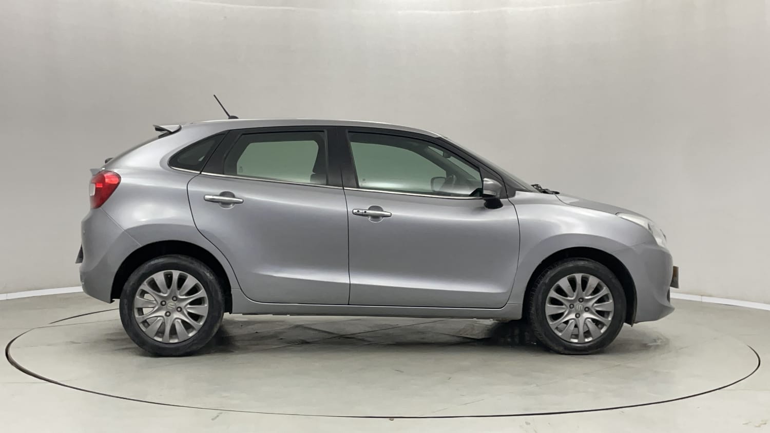 Used 2018 Maruti Suzuki Baleno Zeta 1.2 Petrol Manual exterior RIGHT SIDE VIEW