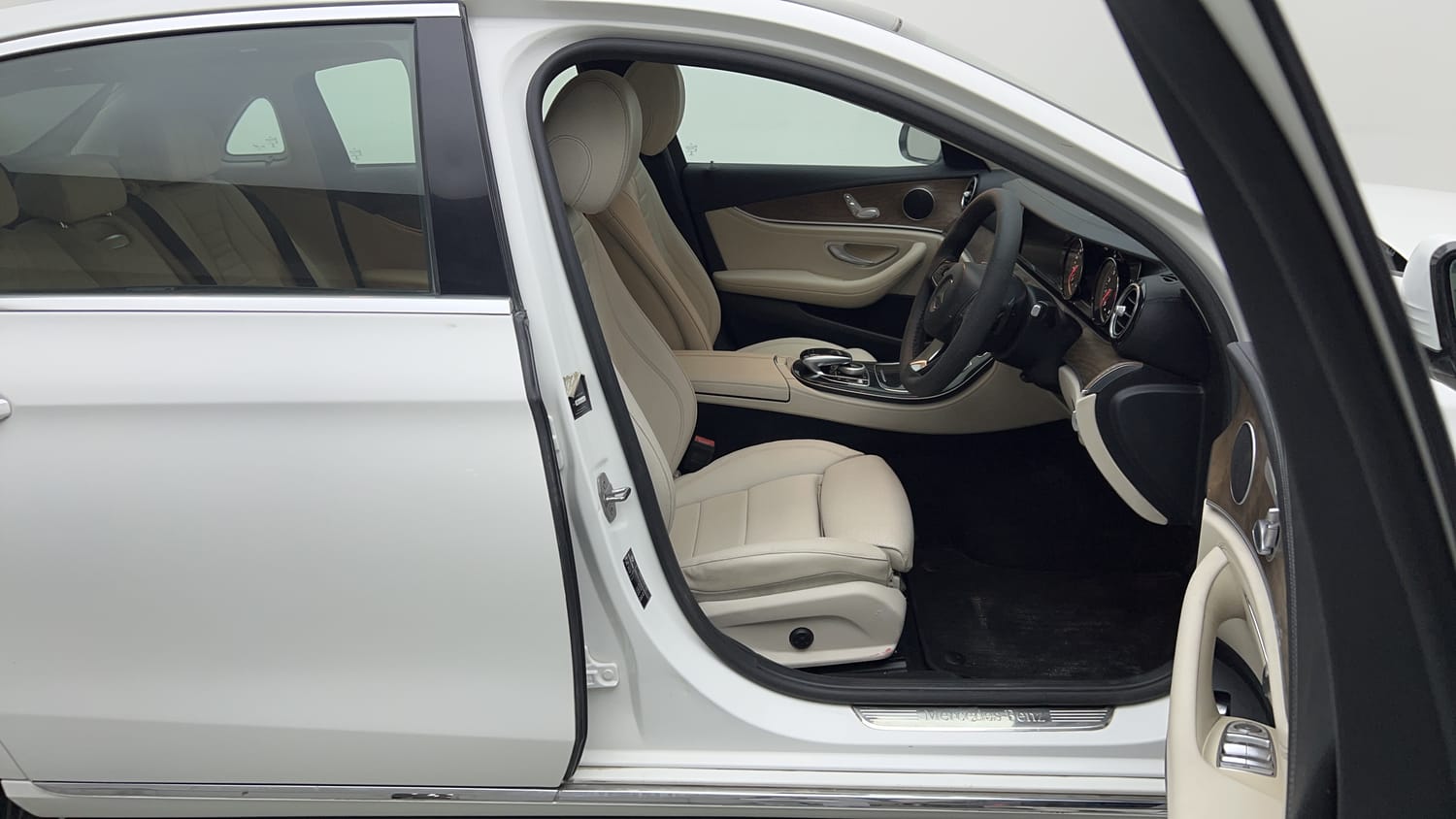 2017 Mercedes-Benz E-Class E 200 Avantgarde-17