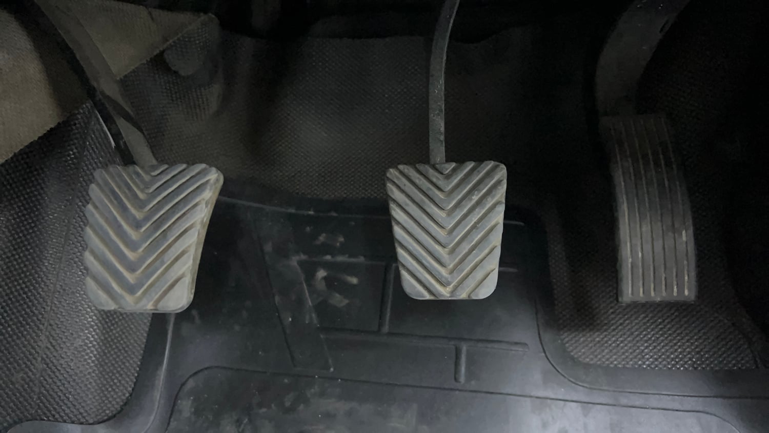 Used 2022 Hyundai Venue SX (O) 1.5 CRDi Diesel Manual interior PEDALS VIEW