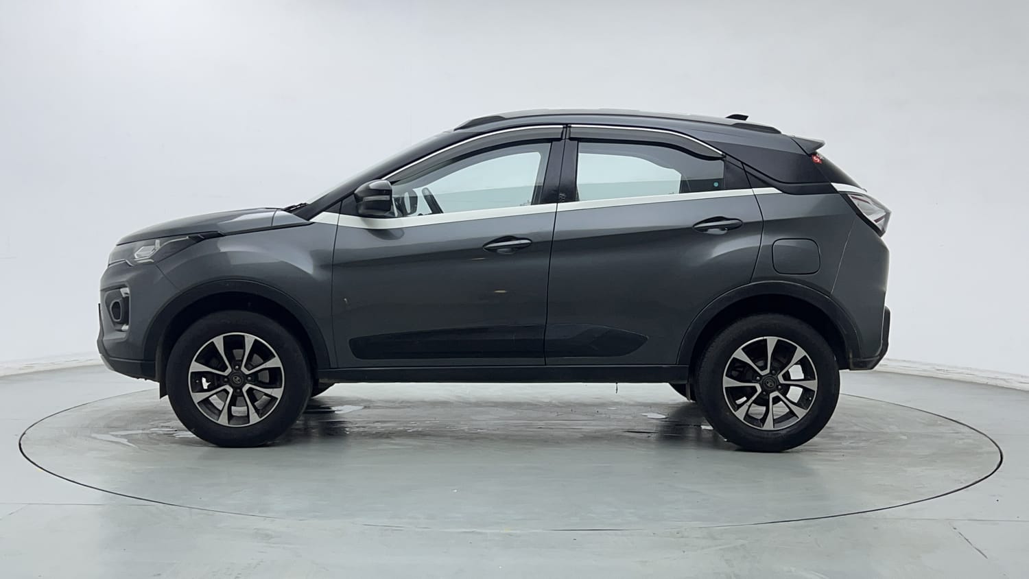 2020 Tata Nexon XZ Plus-1