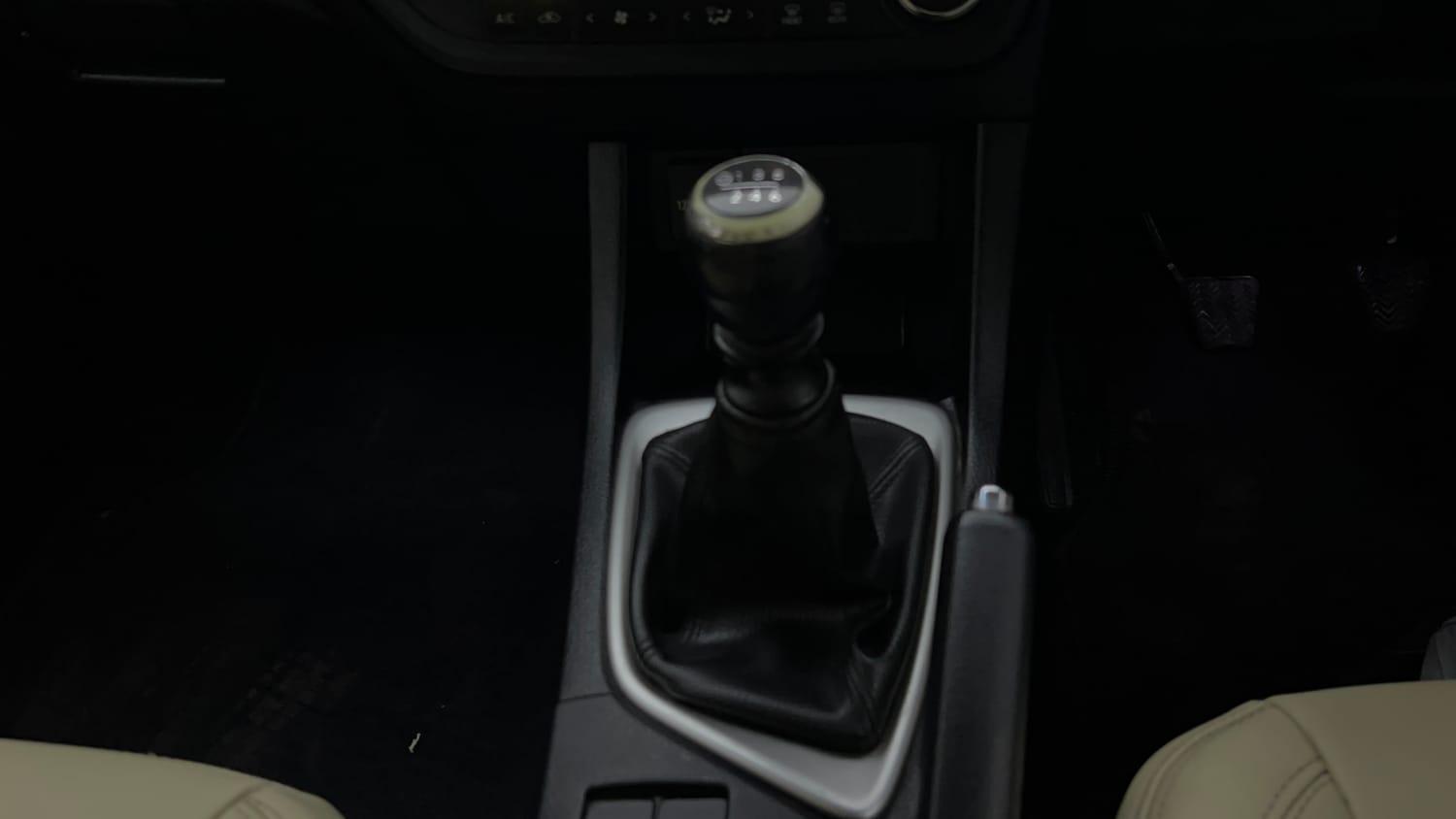 2015 Toyota Corolla Altis G Petrol-16