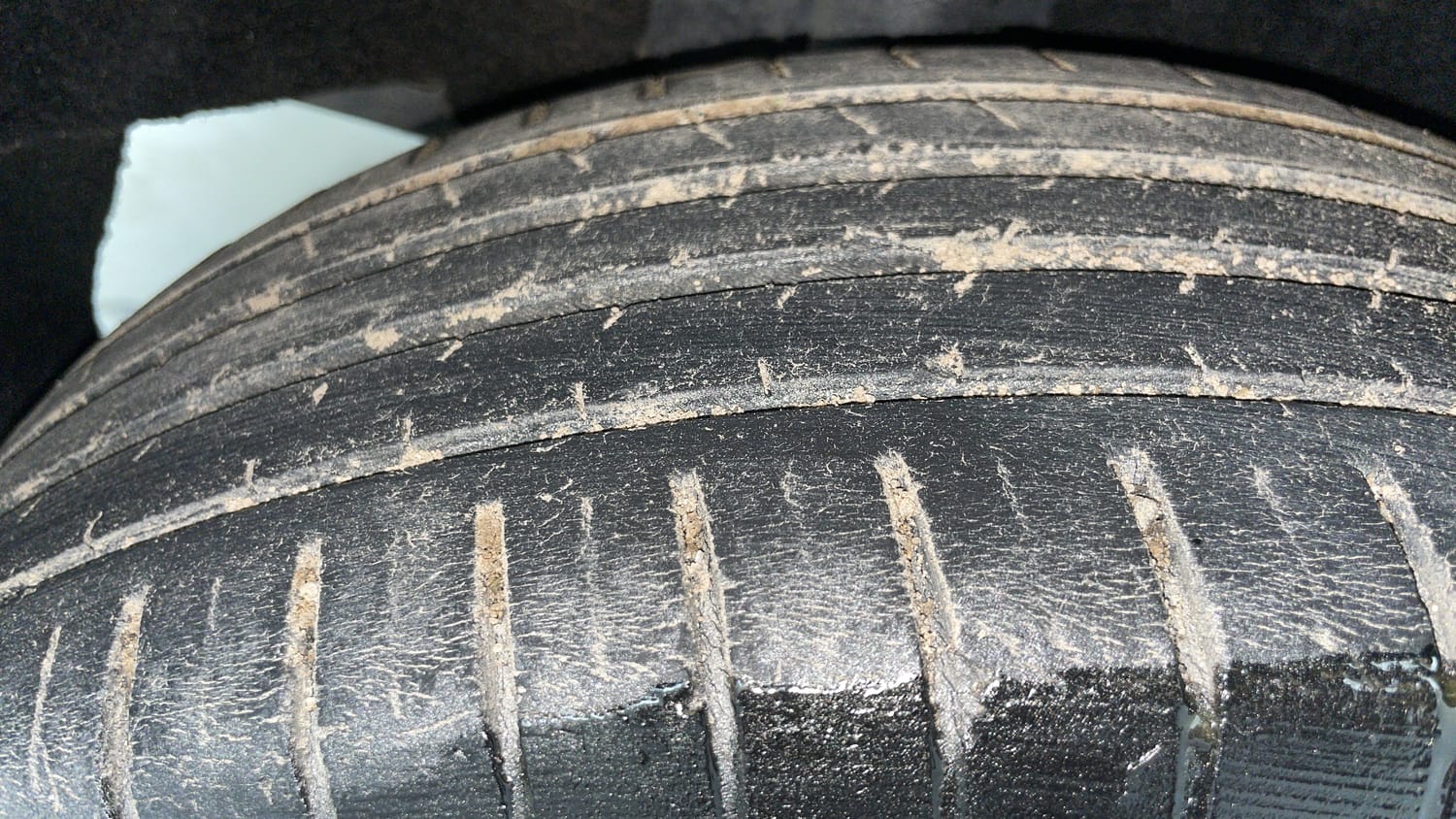 Used 2018 Maruti Suzuki Baleno Zeta 1.2 Petrol Manual tyres RIGHT REAR TYRE TREAD VIEW