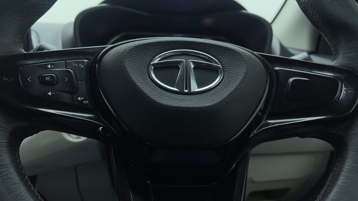 2020 Tata Nexon XZ Plus-42