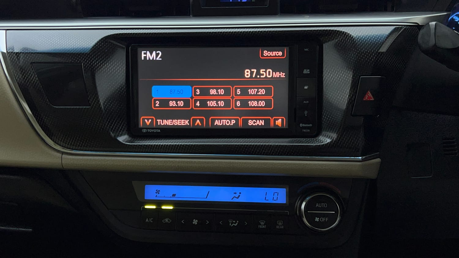2015 Toyota Corolla Altis G Petrol-42