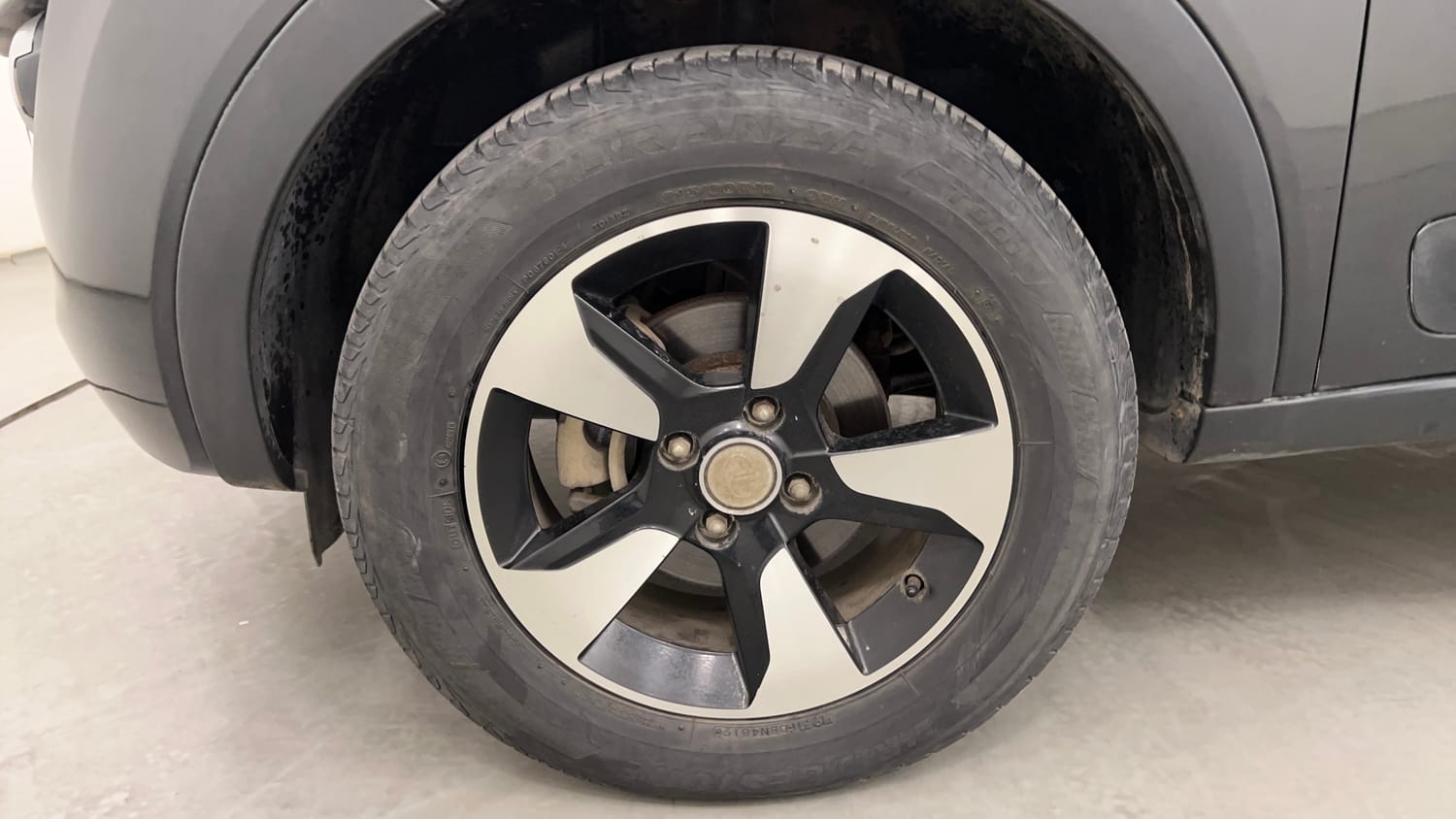 Used 2019 Tata Nexon XZA Plus Petrol Petrol Automatic tyres LEFT FRONT TYRE RIM VIEW