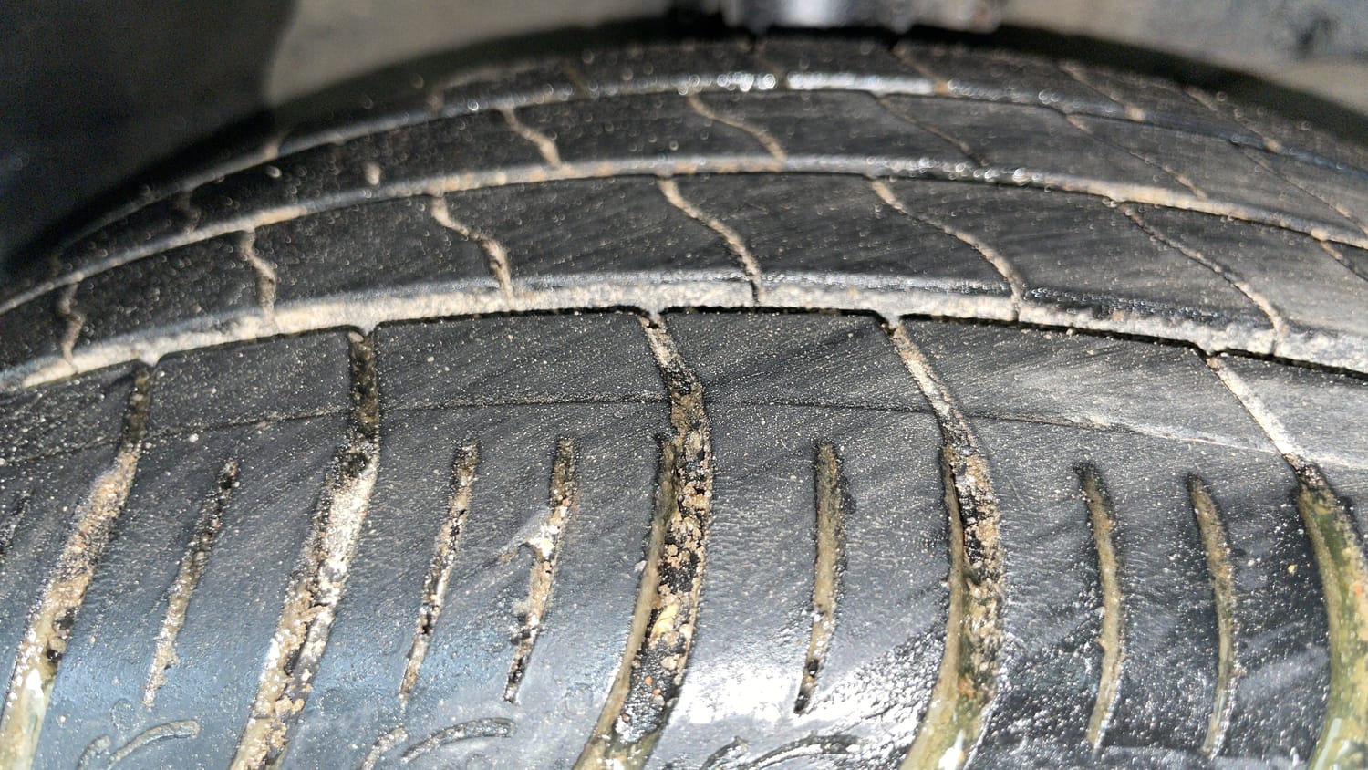 Used 2018 Maruti Suzuki Baleno Zeta 1.2 Petrol Manual tyres RIGHT FRONT TYRE TREAD VIEW