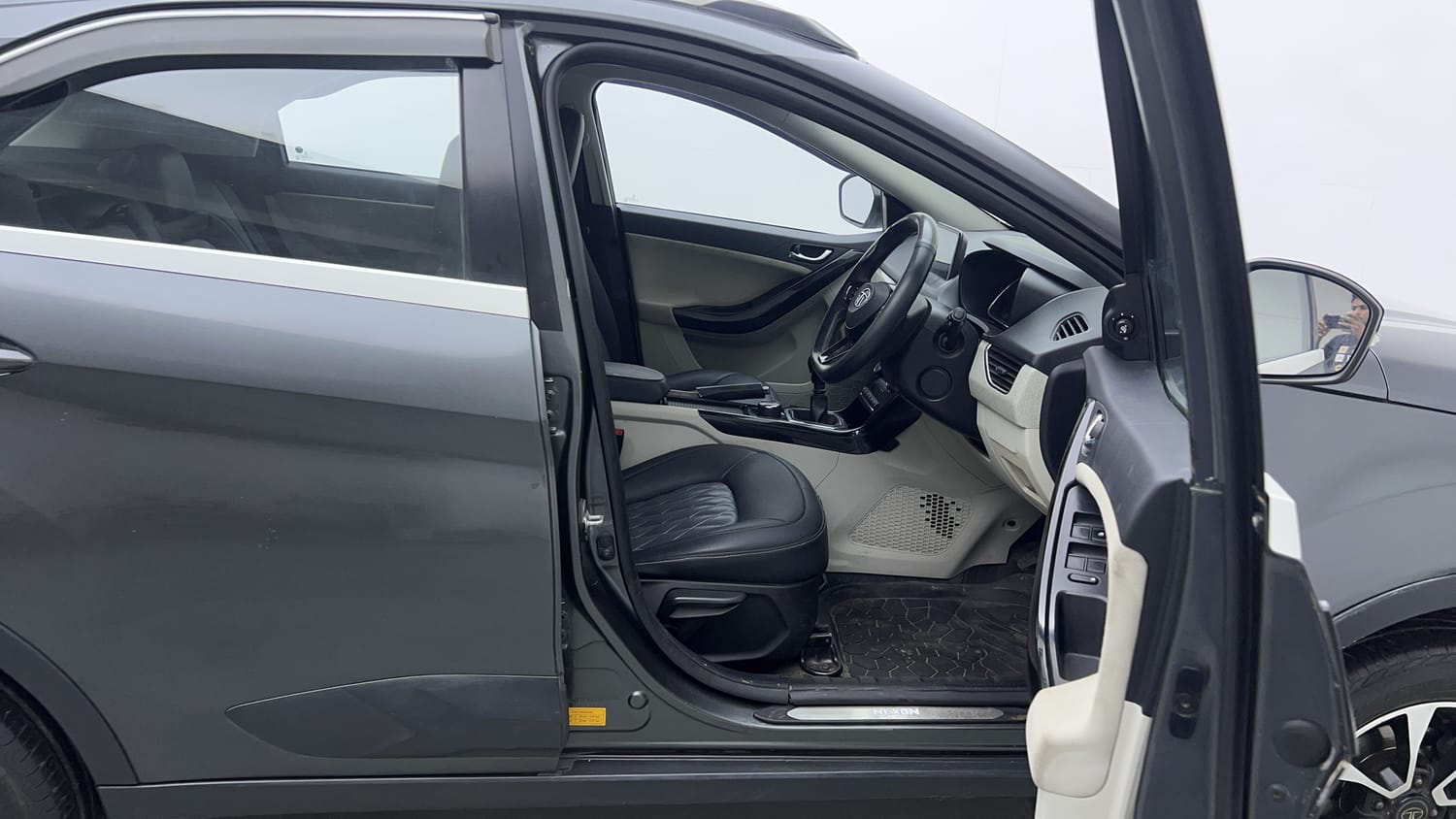2020 Tata Nexon XZ Plus-17