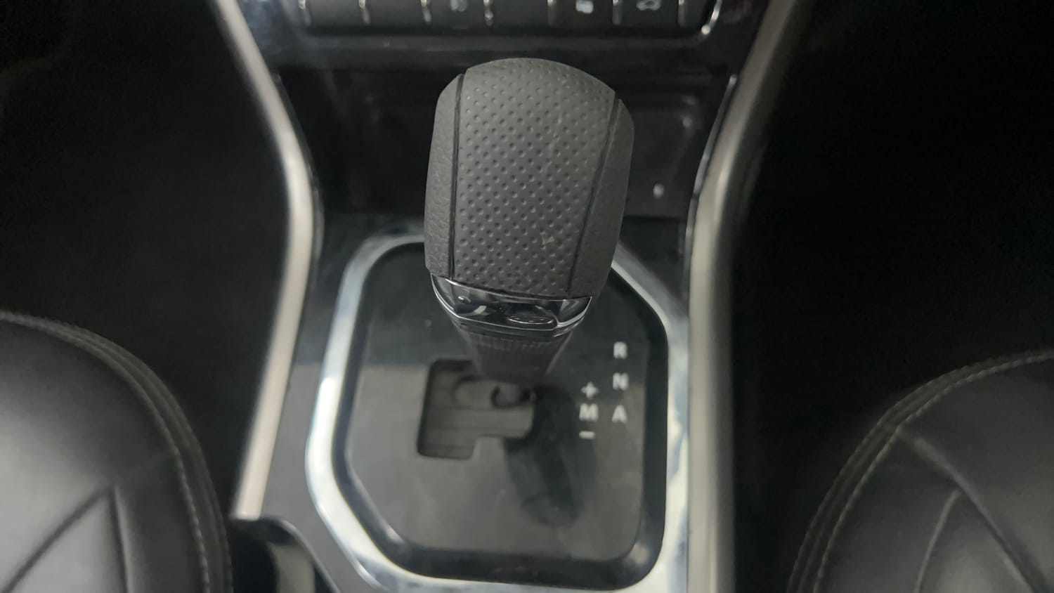 Used 2019 Tata Nexon XZA Plus Petrol Petrol Automatic interior GEAR  KNOB VIEW