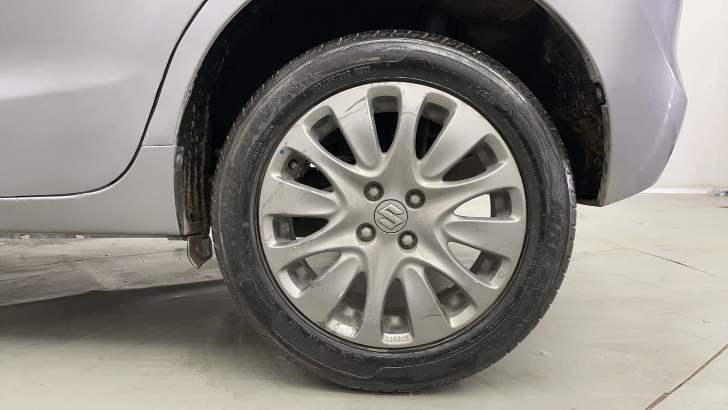 Used 2018 Maruti Suzuki Baleno Zeta 1.2 Petrol Manual tyres LEFT REAR TYRE RIM VIEW