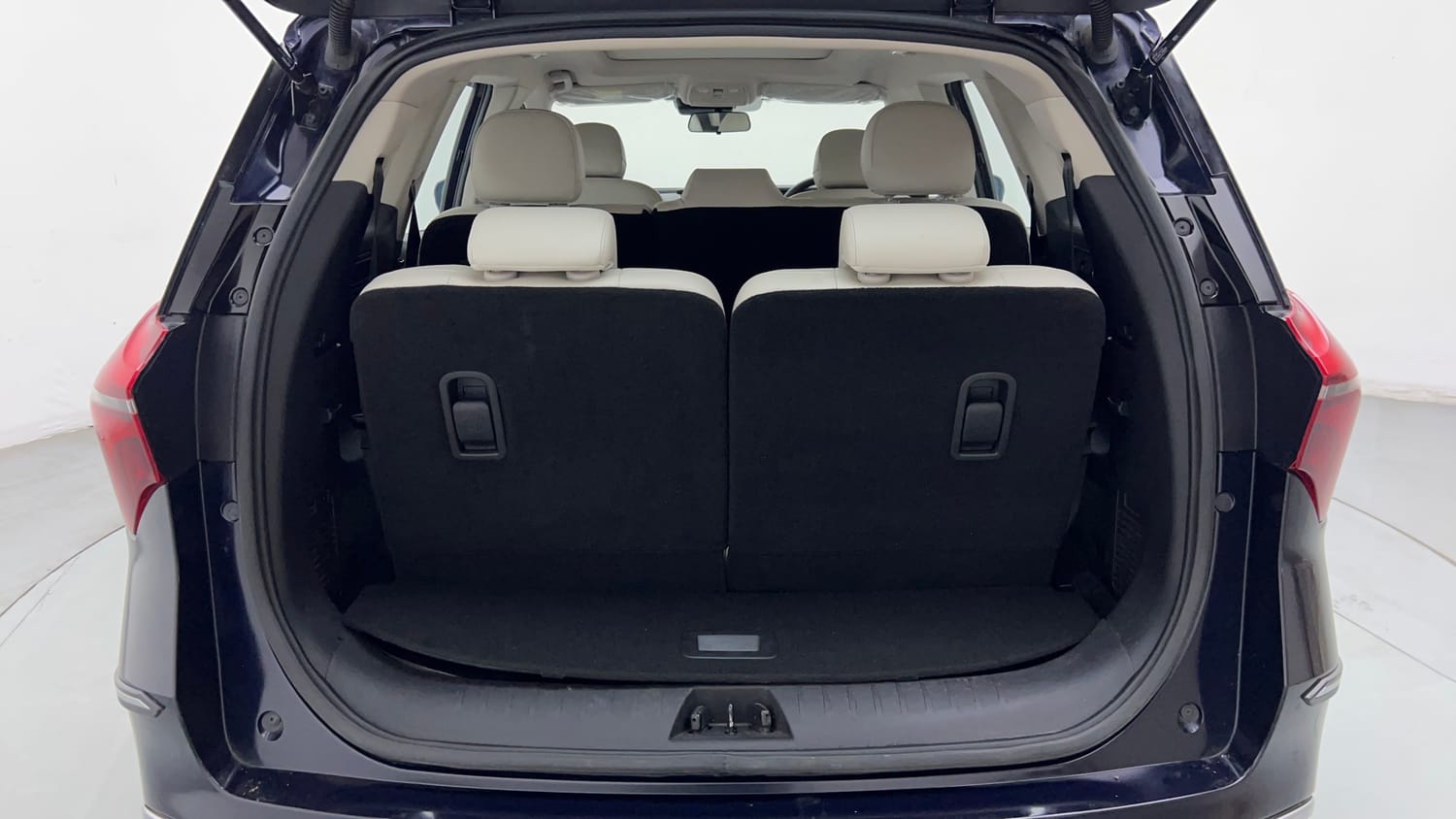 2024 Mahindra XUV700 AX7 Petrol AT 7 STR-26