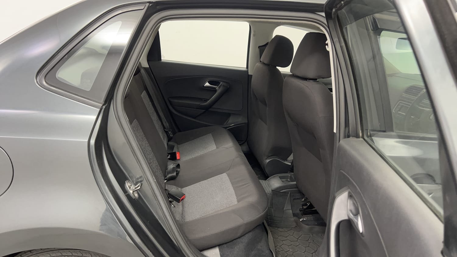 Used 2019 Volkswagen Ameo Comfortline 1.0L (P) Petrol Manual interior RIGHT SIDE REAR DOOR CABIN VIEW