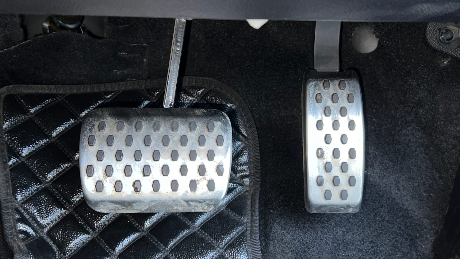 2024 Mahindra XUV700 AX7 Petrol AT 7 STR-27