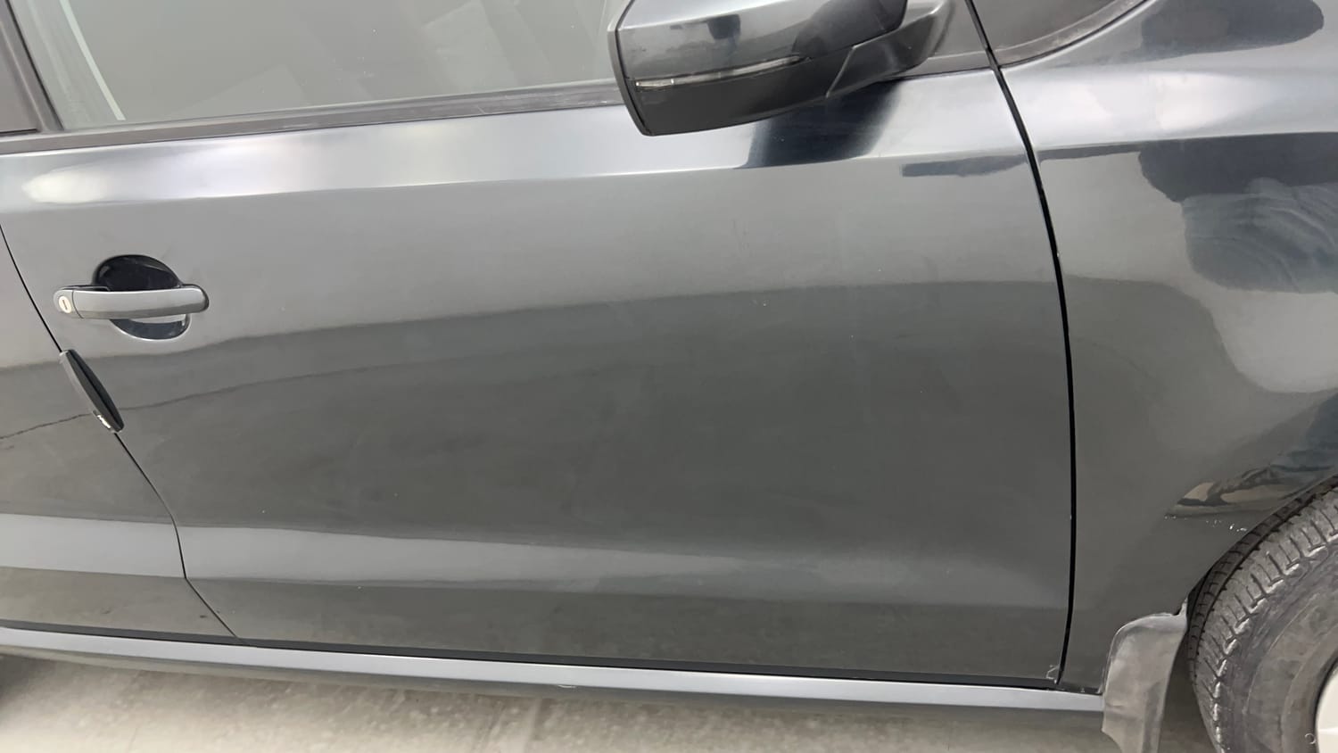 Used 2019 Volkswagen Ameo Comfortline 1.0L (P) Petrol Manual dents MINOR DENT