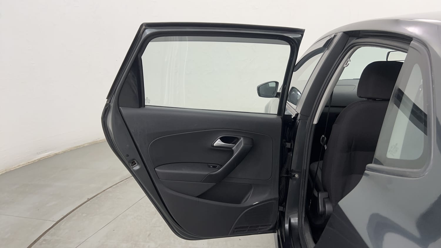 Used 2019 Volkswagen Ameo Comfortline 1.0L (P) Petrol Manual interior LEFT REAR DOOR OPEN VIEW
