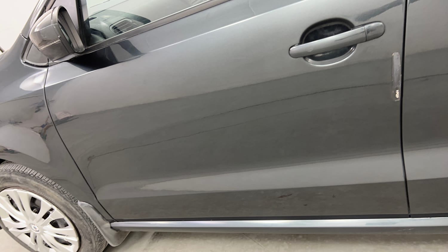 Used 2019 Volkswagen Ameo Comfortline 1.0L (P) Petrol Manual dents MINOR SCRATCH
