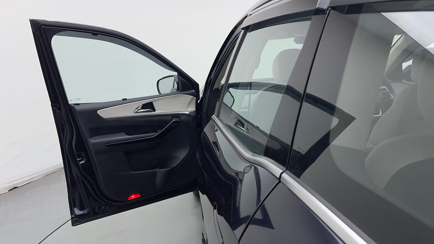 2024 Mahindra XUV700 AX7 Petrol AT 7 STR-21