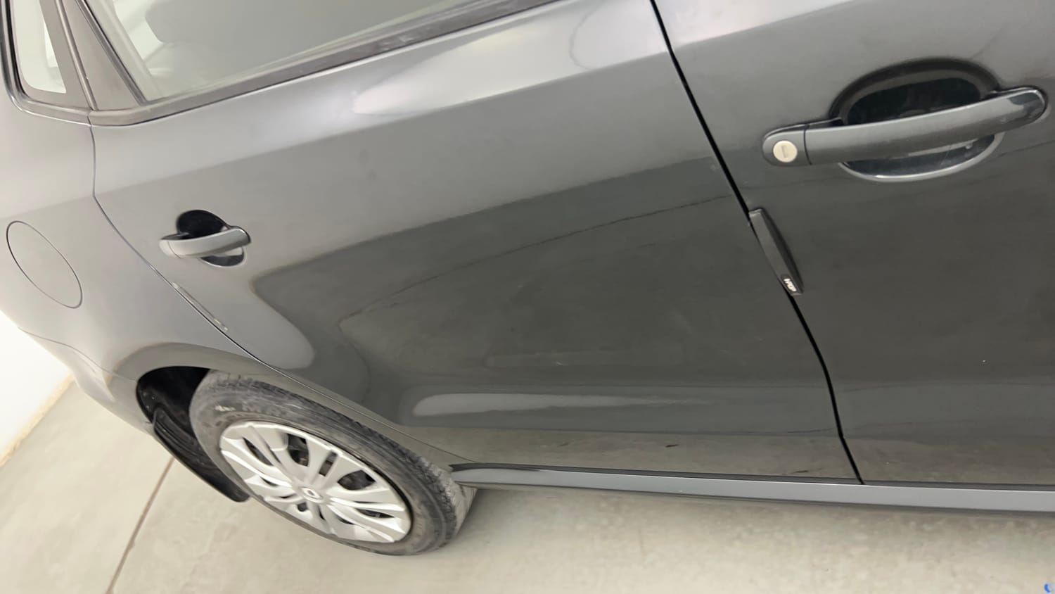 Used 2019 Volkswagen Ameo Comfortline 1.0L (P) Petrol Manual dents MINOR DENT