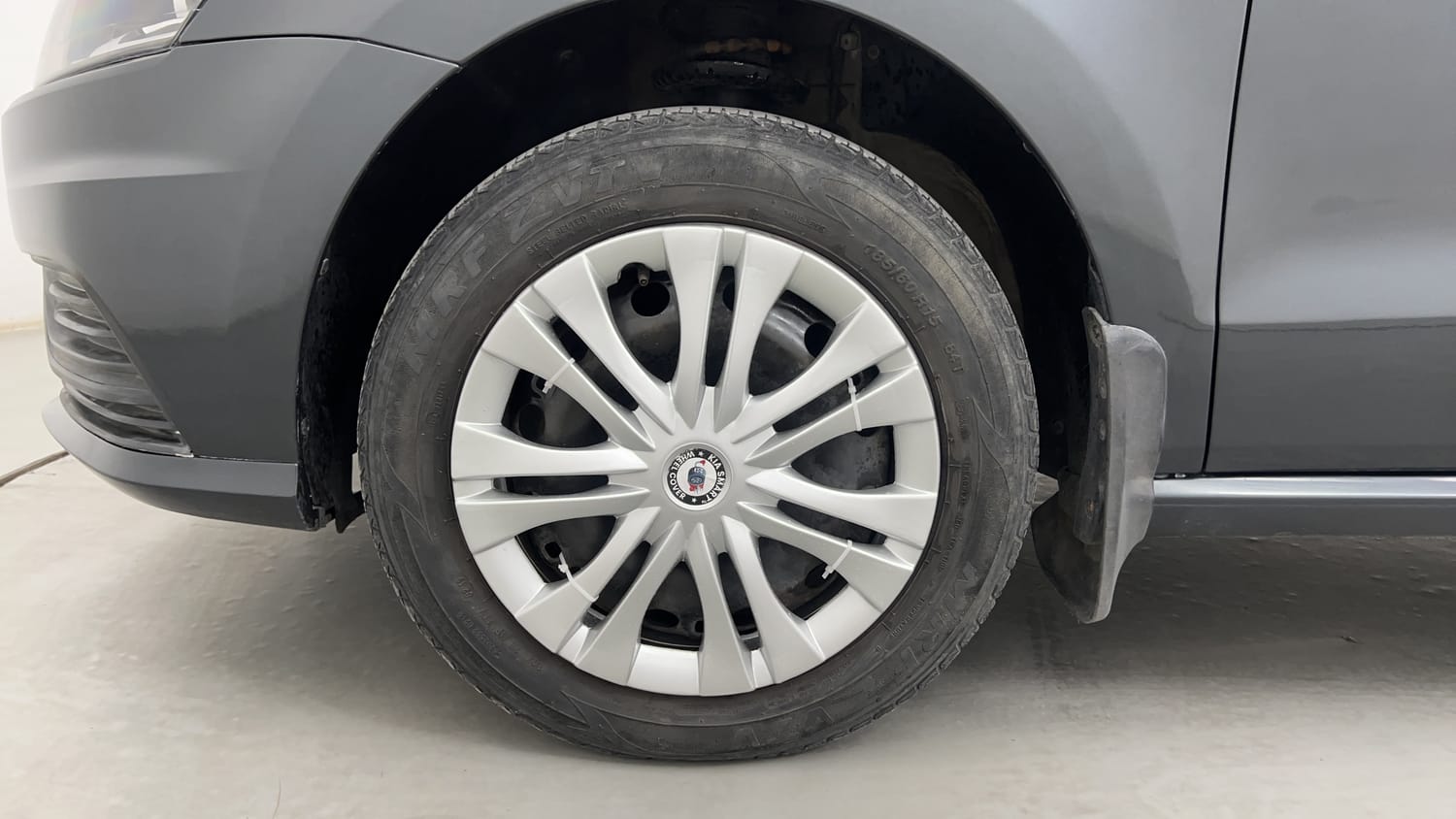 Used 2019 Volkswagen Ameo Comfortline 1.0L (P) Petrol Manual tyres LEFT FRONT TYRE RIM VIEW