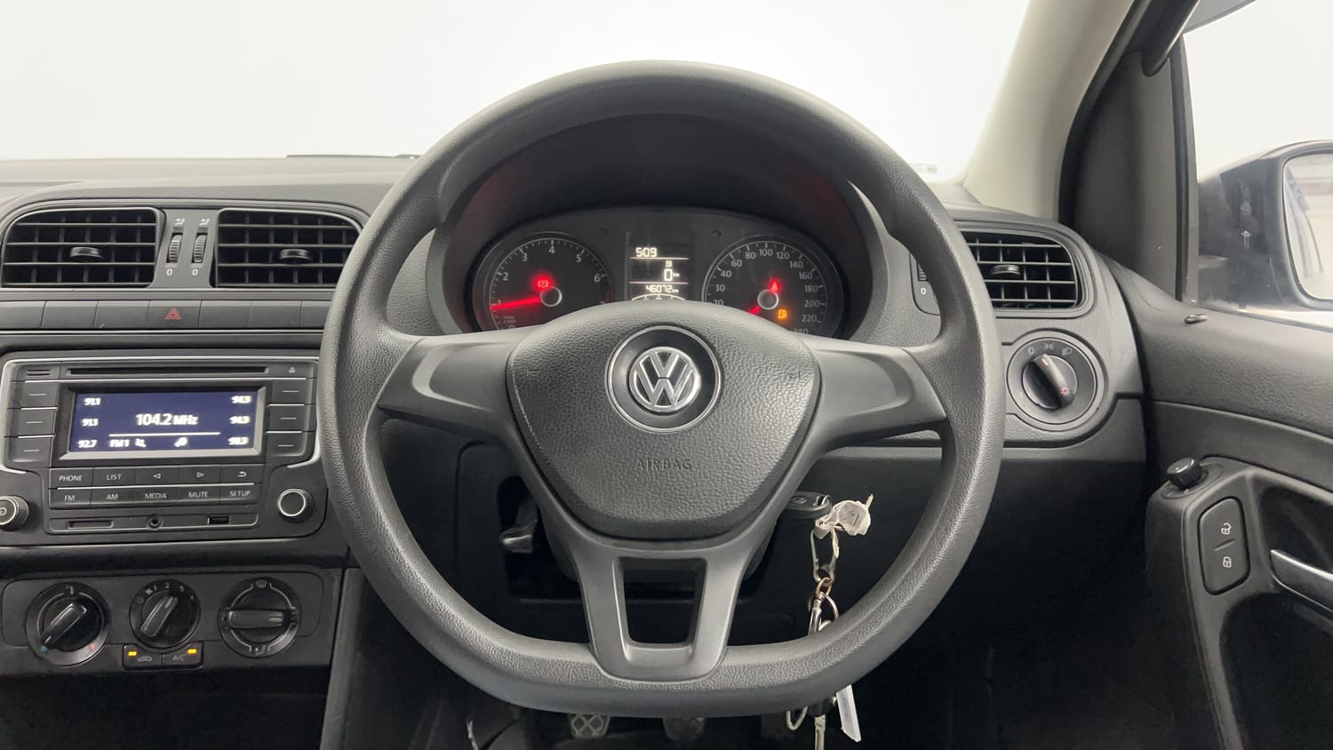 Used 2019 Volkswagen Ameo Comfortline 1.0L (P) Petrol Manual interior STEERING VIEW
