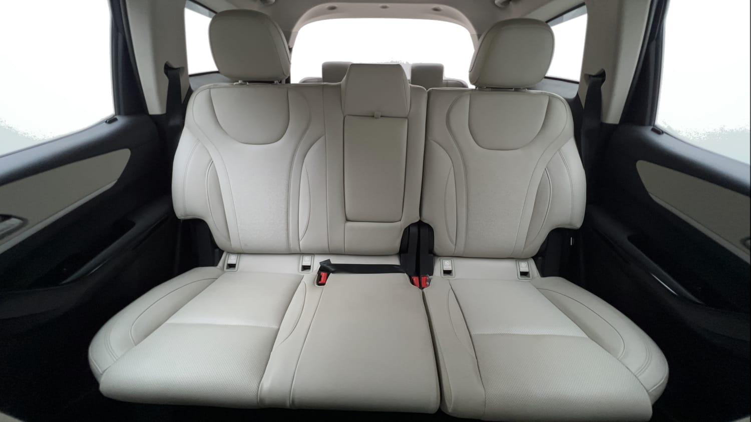 2024 Mahindra XUV700 AX7 Petrol AT 7 STR-23