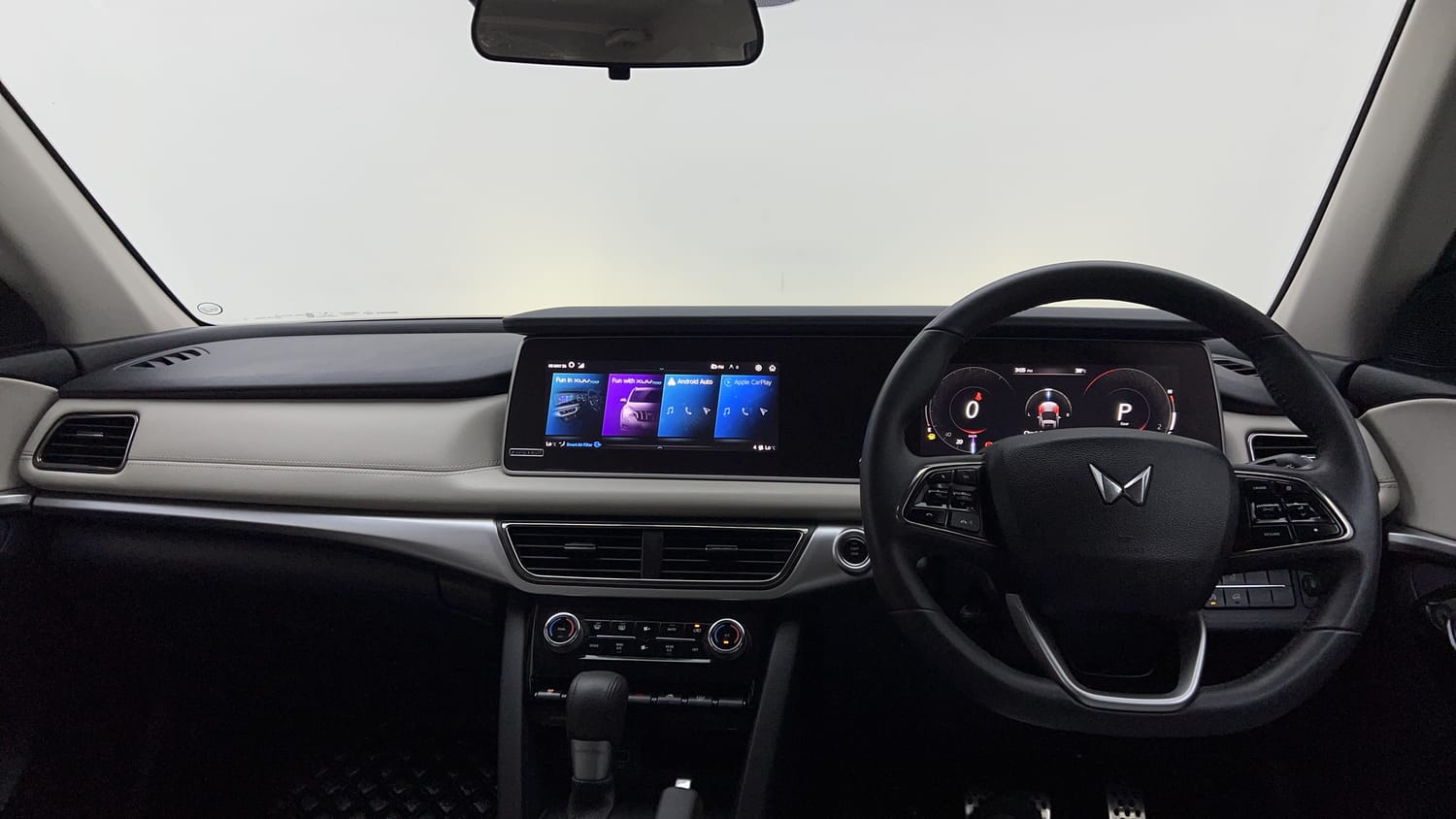 2024 Mahindra XUV700 AX7 Petrol AT 7 STR-12