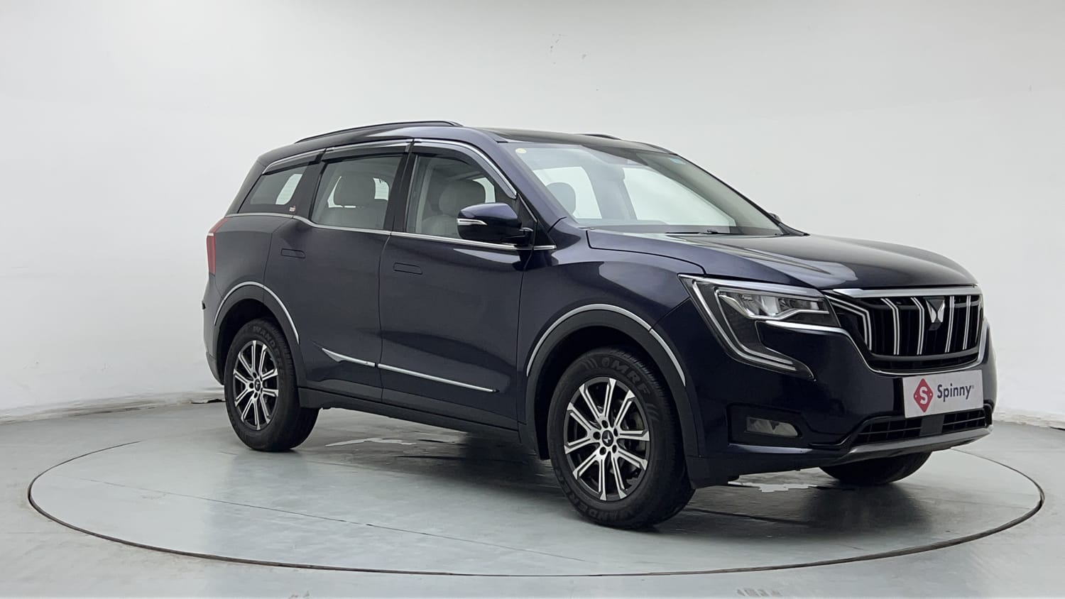 2024 Mahindra XUV700 AX7 Petrol AT 7 STR-6