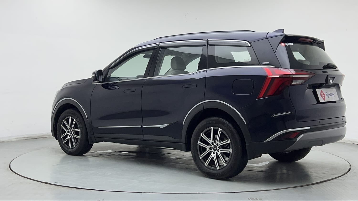 2024 Mahindra XUV700 AX7 Petrol AT 7 STR-2