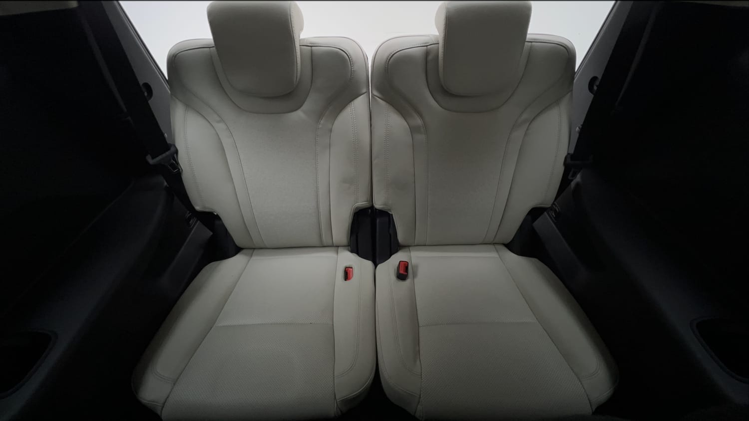 2024 Mahindra XUV700 AX7 Petrol AT 7 STR-24