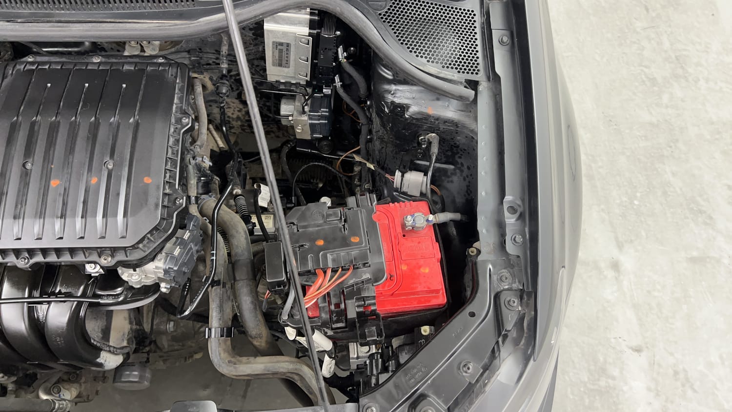 Used 2019 Volkswagen Ameo Comfortline 1.0L (P) Petrol Manual engine ENGINE LEFT SIDE VIEW