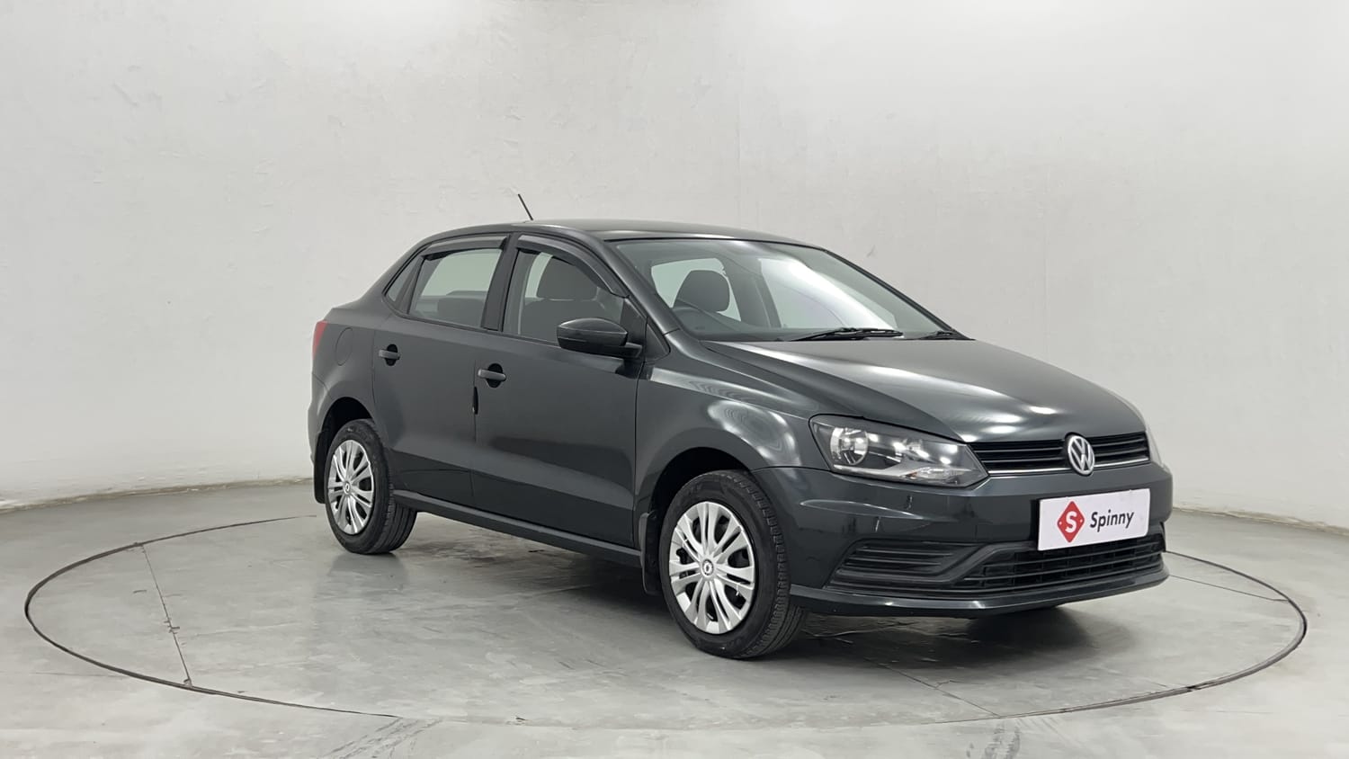 Used 2019 Volkswagen Ameo Comfortline 1.0L (P) Petrol Manual exterior RIGHT FRONT CORNER VIEW