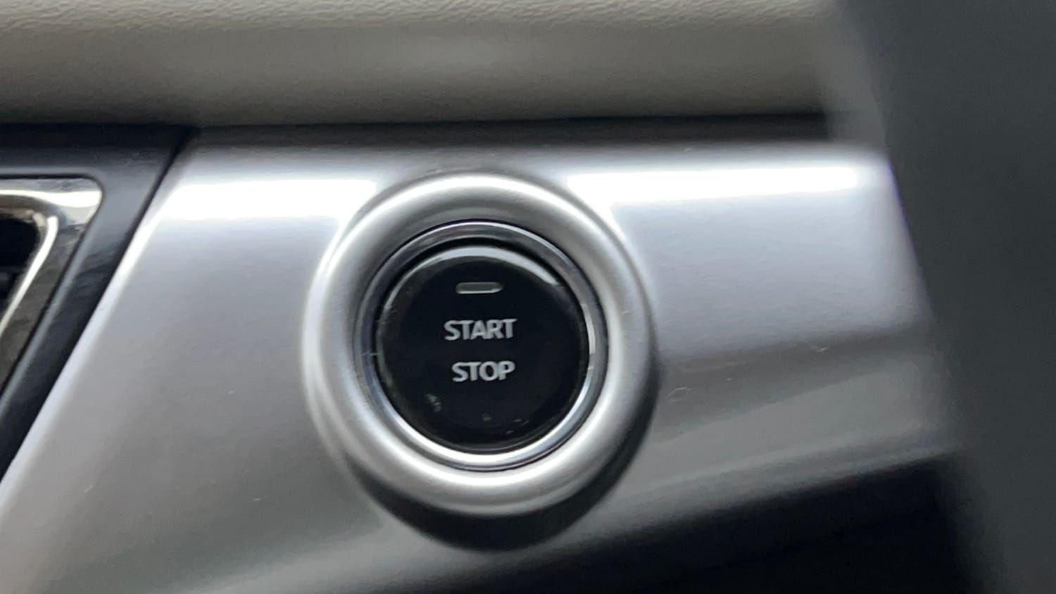 2024 Mahindra XUV700 AX7 Petrol AT 7 STR-44