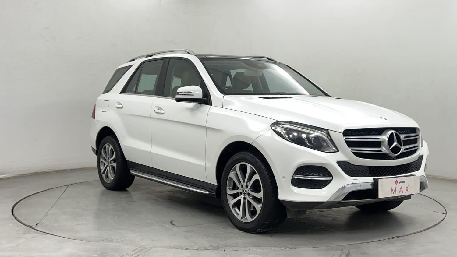 Used 2019 Mercedes-Benz GLE 250 d Diesel Automatic exterior RIGHT FRONT CORNER VIEW