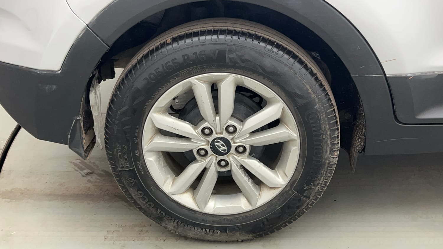 Used 2017 Hyundai Creta 1.6 SX Plus Petrol Petrol Manual tyres RIGHT REAR TYRE RIM VIEW