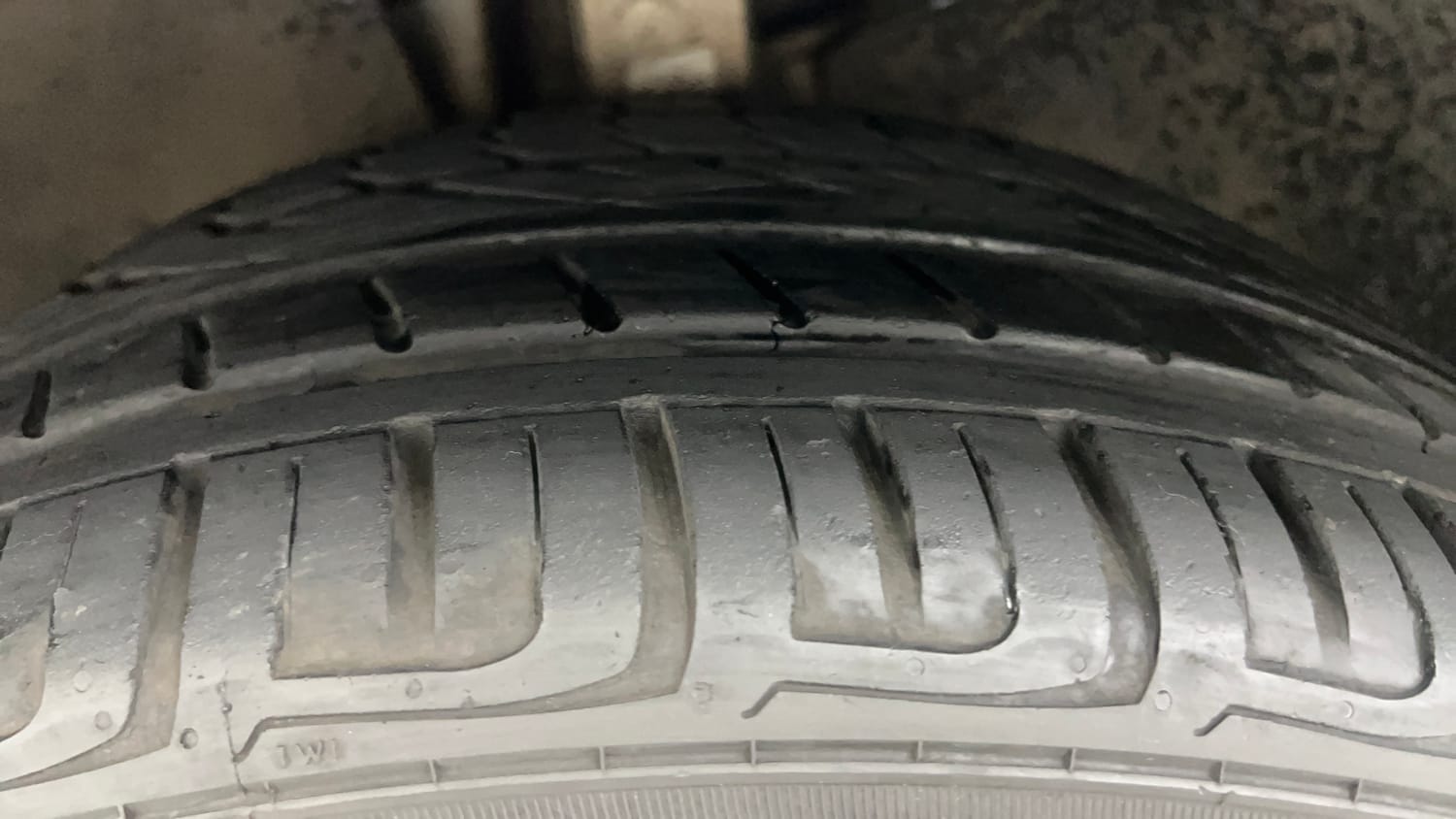 Used 2019 Mercedes-Benz GLE 250 d Diesel Automatic tyres LEFT FRONT TYRE TREAD VIEW